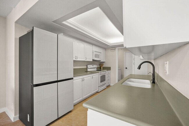 Building Photo - 3440 S Ocean Blvd