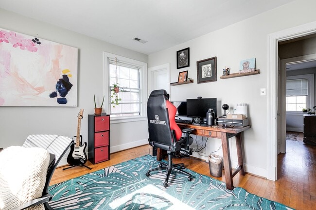 Building Photo - 4524 Fitzhugh Ave