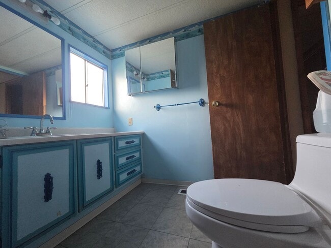 Building Photo - 3 Bed, 1.5 Bath Country-Home on 5 Acres