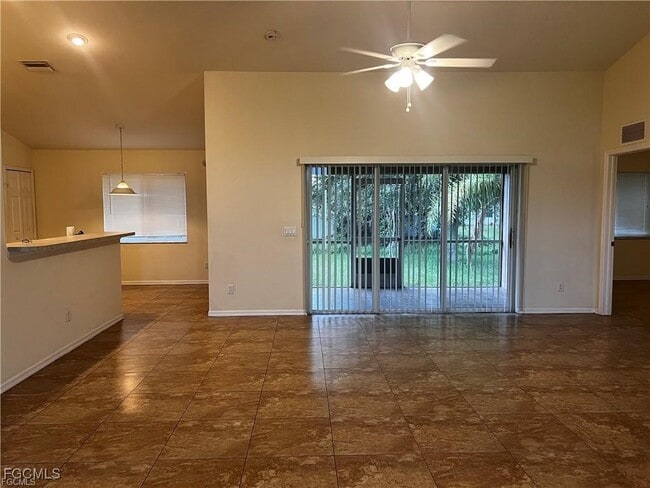 Building Photo - 16 Nelson Rd S