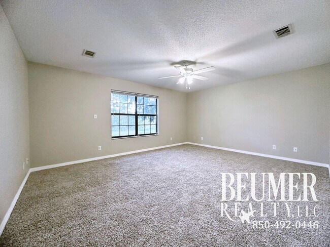 Building Photo - 5027 Shoshone Dr