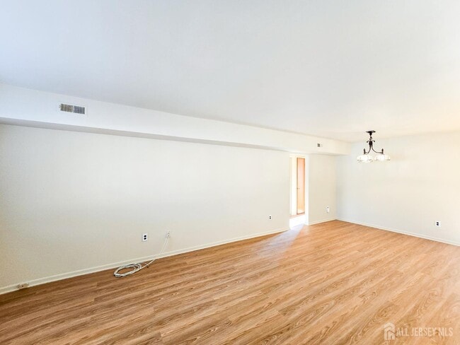 Building Photo - 1302 Bradley Ct