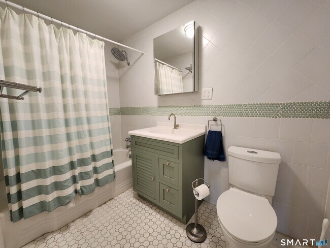 Building Photo - 22 North Lake Dr