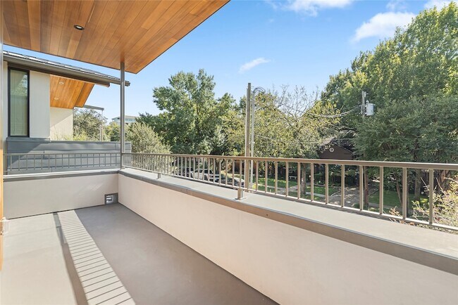 Building Photo - 3619 Springbrook St