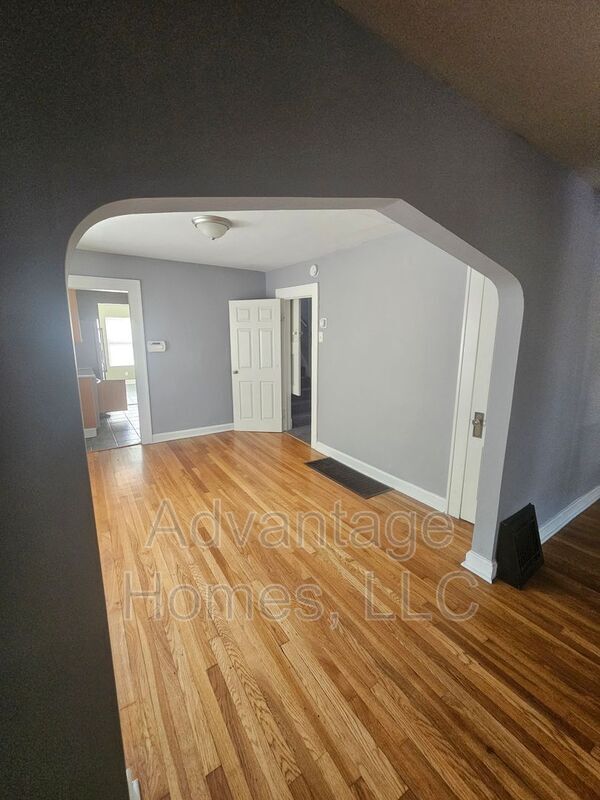 Building Photo - 4544 Terrace St