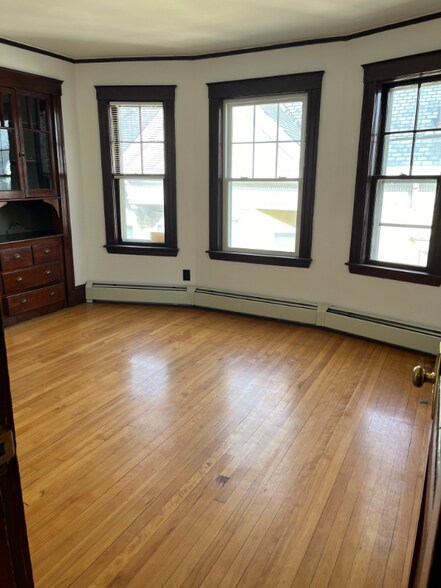 Building Photo - 30 Fountain St