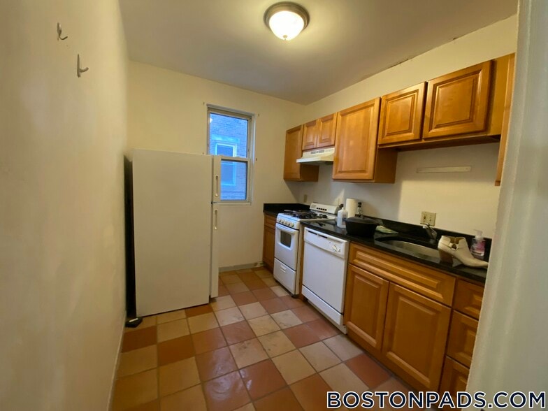 Building Photo - 15 Scottfield Rd