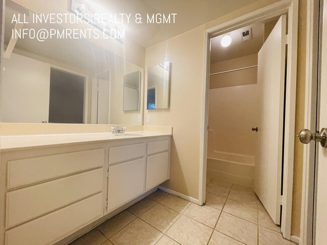 Building Photo - 1059 Shadowridge Dr