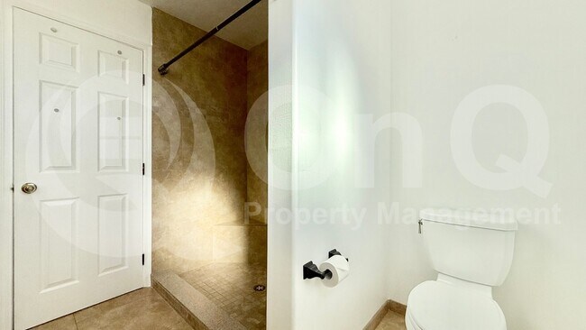 Building Photo - 413 N Flint St