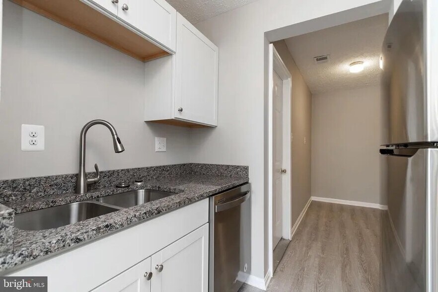 Building Photo - 3413 White Fir Ct