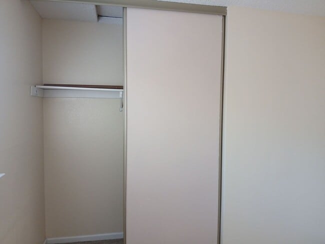 Building Photo - 400 Mokelumne Dr