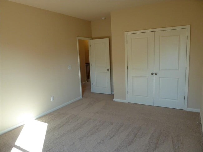 Building Photo - 5740 Rialto Way