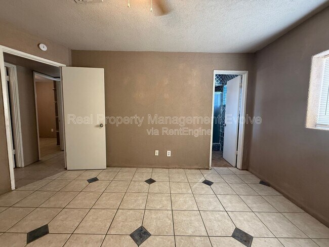 Building Photo - 3419 W Marshall Ave