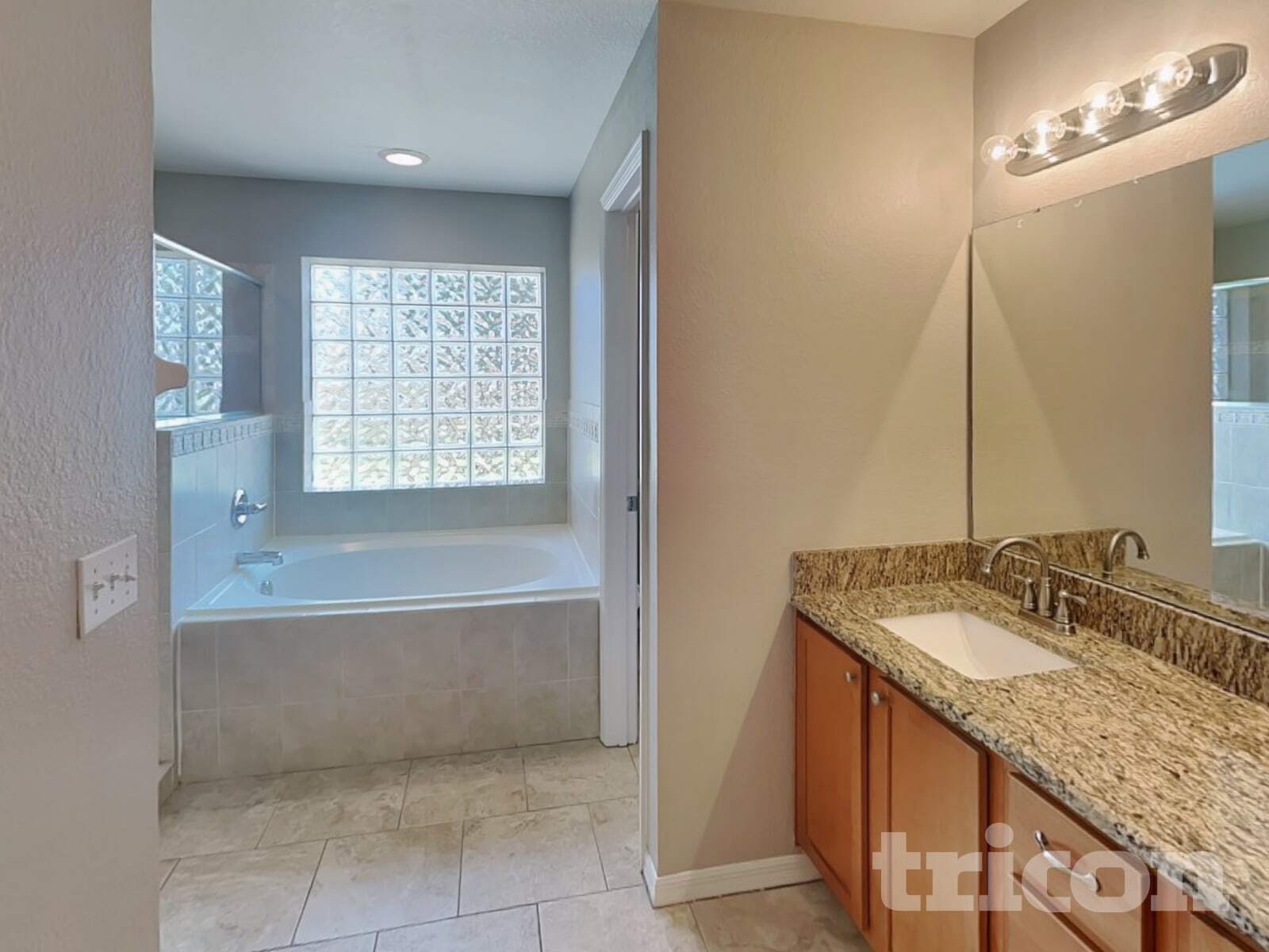 Building Photo - 10752 Carloway Hills Dr