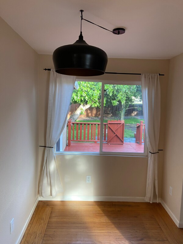 Building Photo - 2910 Knoll Dr