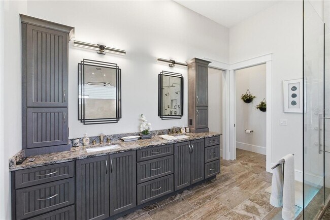 Building Photo - 340 Ocean Crest Dr