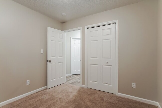 Building Photo - 353 Amherst Creek Dr