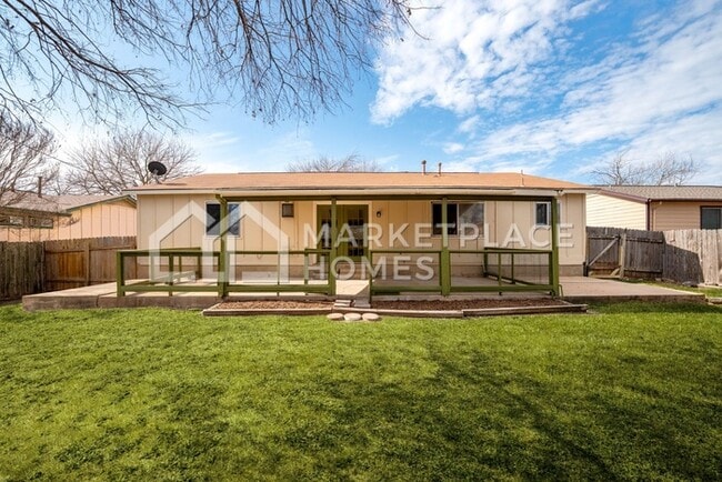 Building Photo - 1804 Easton Dr