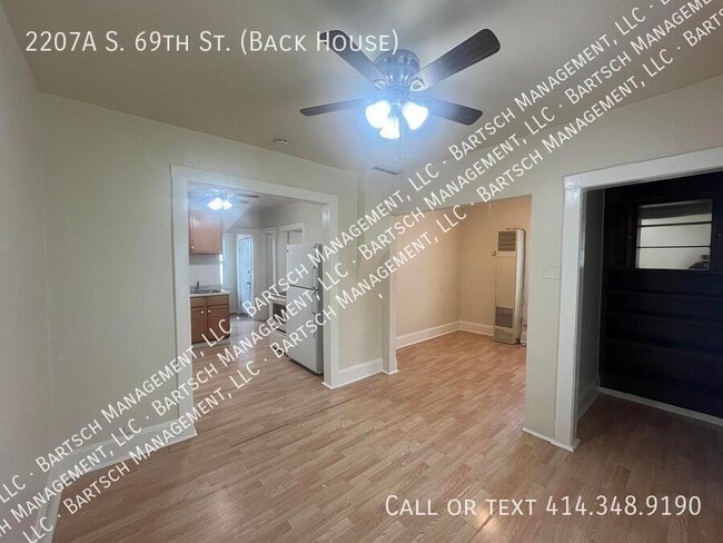Building Photo - 2207 S 69th St
