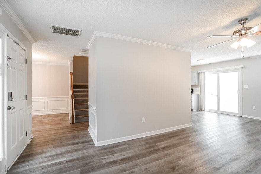 Building Photo - 4530 Fox Thorne Dr