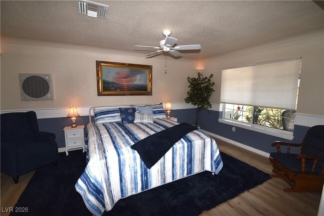 Building Photo - 6889 Beverly Glen Ave