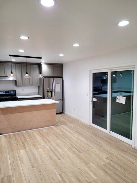 Open floor plan Kitchen/living area - 14149 Flomar Dr