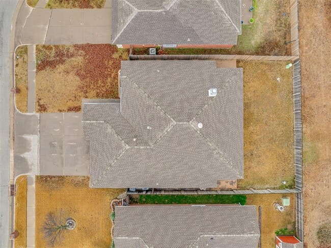 Building Photo - 2608 Southern Hills Dr