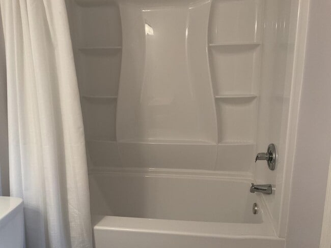 Building Photo - 3650 Farmington Pl