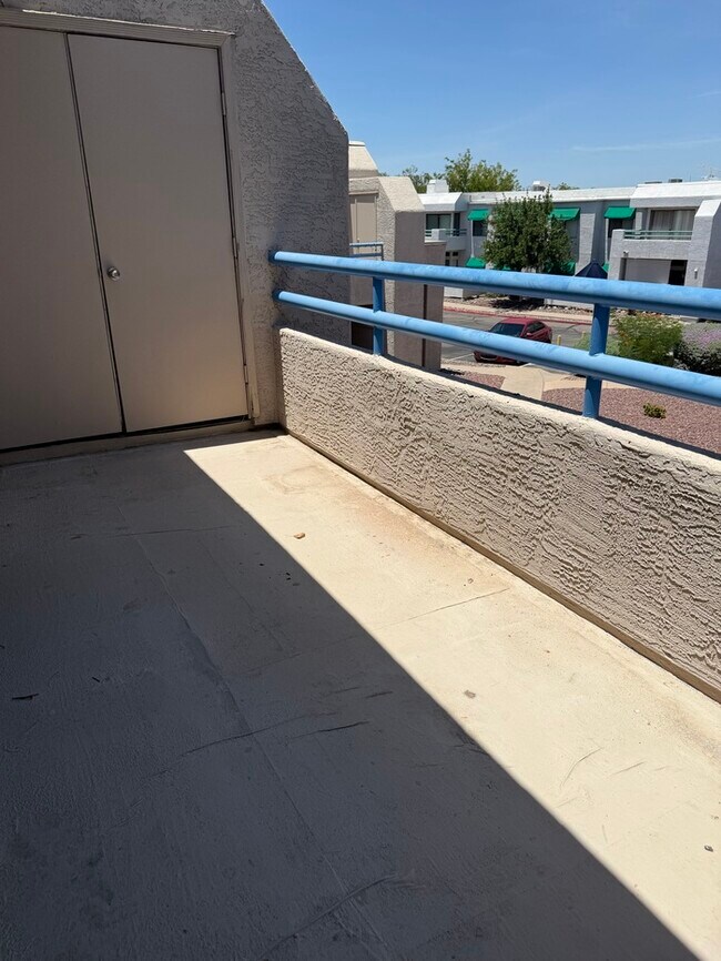 Building Photo - APARTMENT FOR RENT