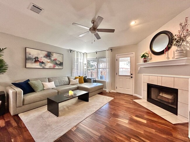 Building Photo - Cozy 3 Bed / 2 Bath Single-Story Home with Garage & Fenced Yard