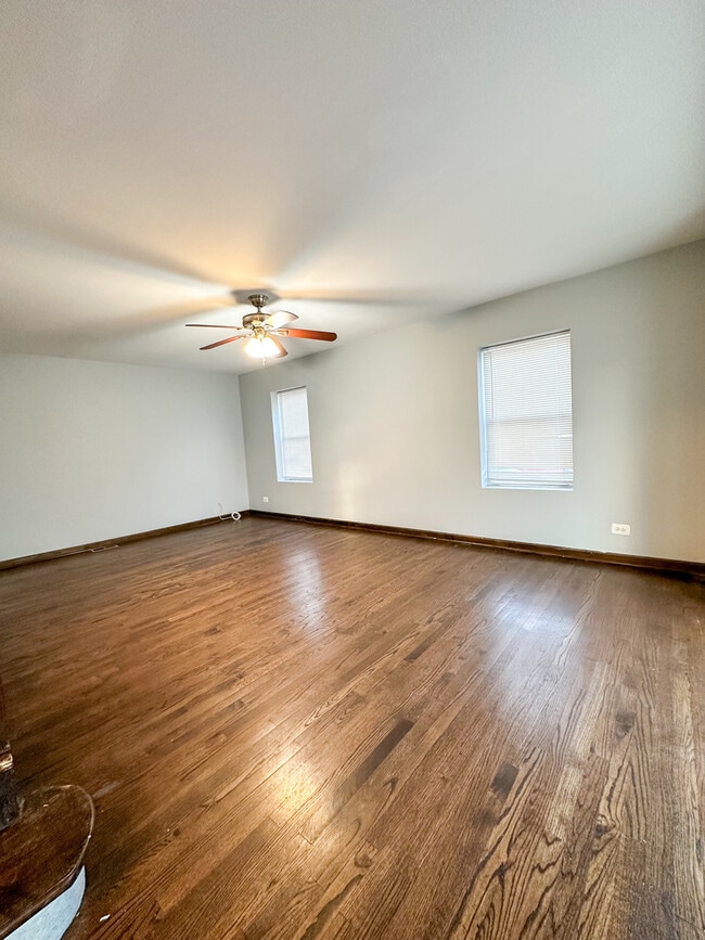 Building Photo - 6058 S Richmond St