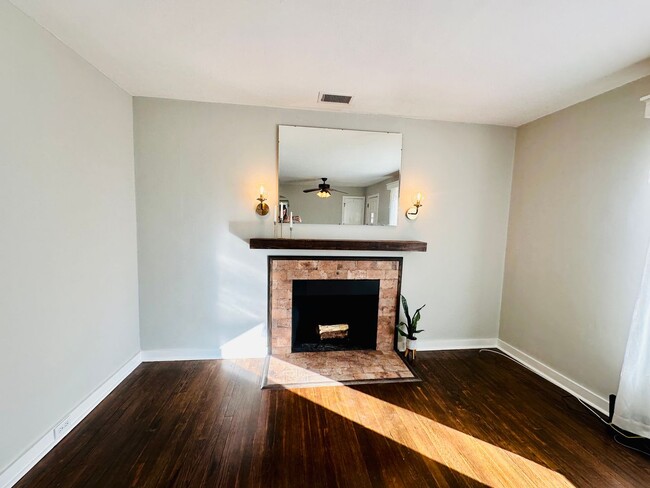 Building Photo - {8520} Charming Four Bedroom in Fantastic Location + Two Main Floor Bedrooms + Hardwood Floors + ...