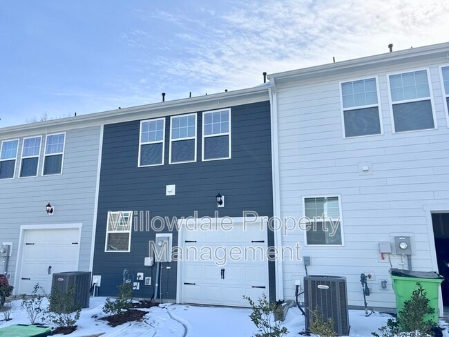 Building Photo - 456 La Maison Ave