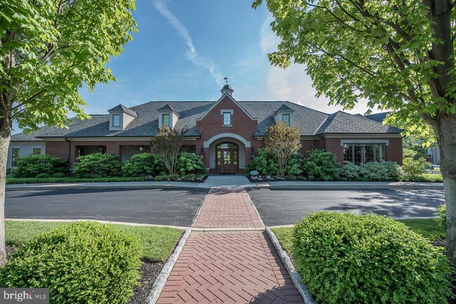 Building Photo - 5303 Parkview Dr