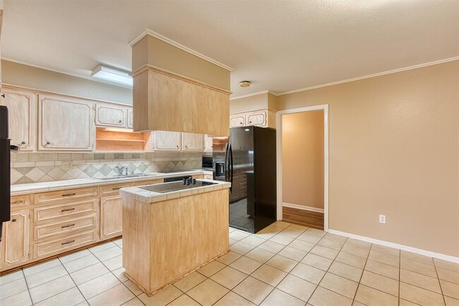 Building Photo - 4840 Arthur Ln
