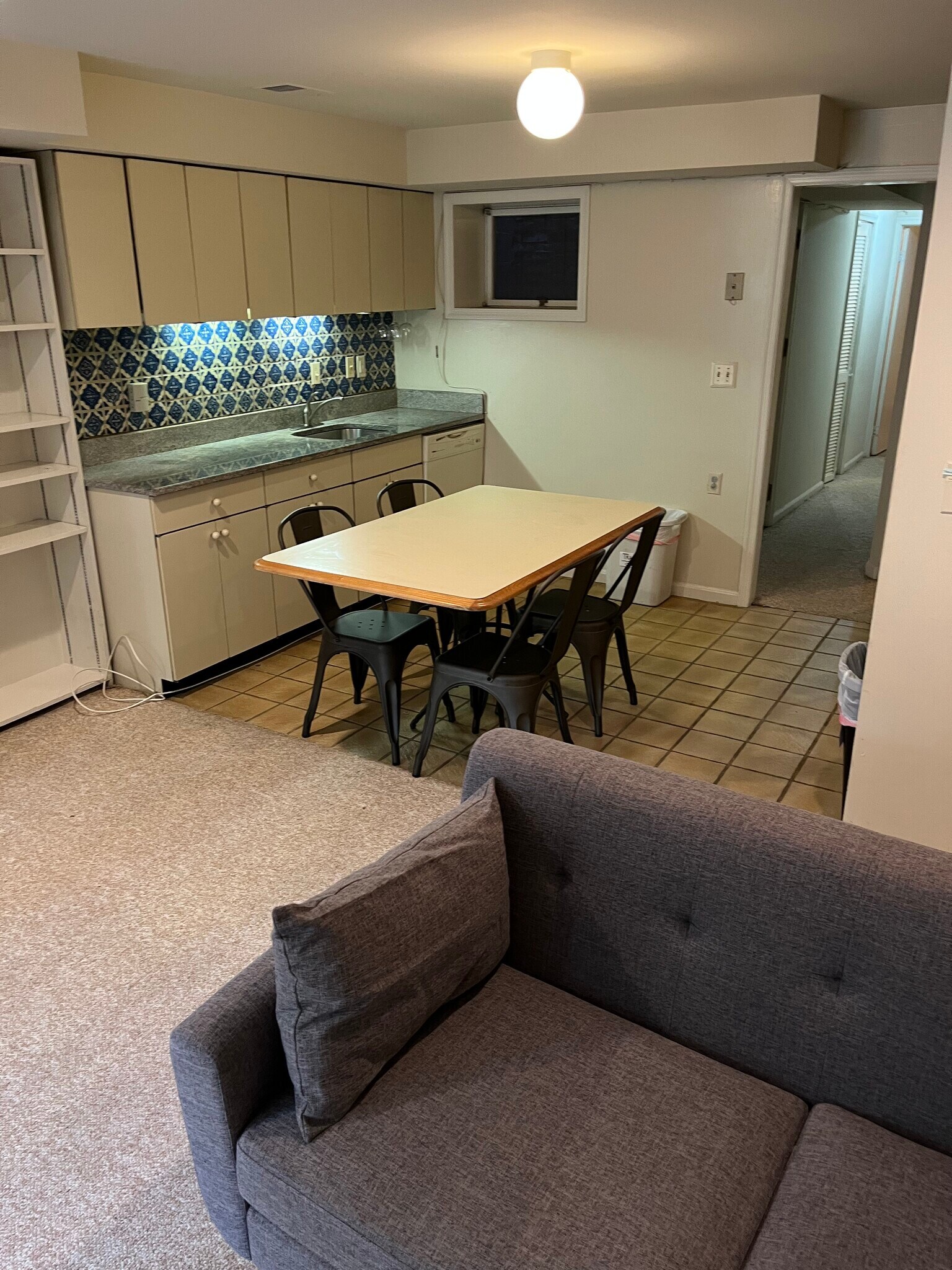 Building Photo - 504 E St NE