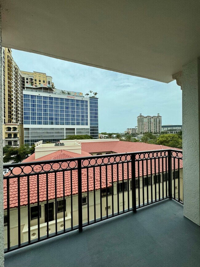 Building Photo - 600 S Dixie Hwy