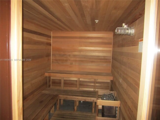 Building Photo - 16275 Collins Ave