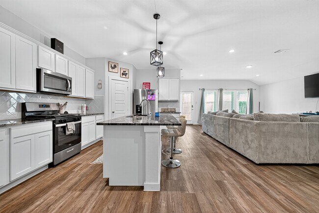 Building Photo - 8730 Shumard Oak Dr