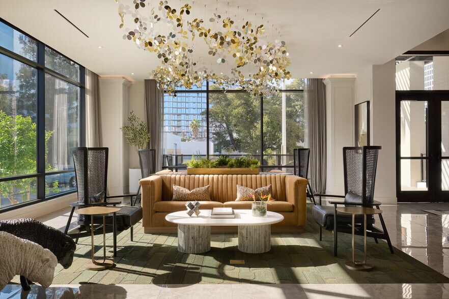 Building Photo - 2333 Calle Del Mundo