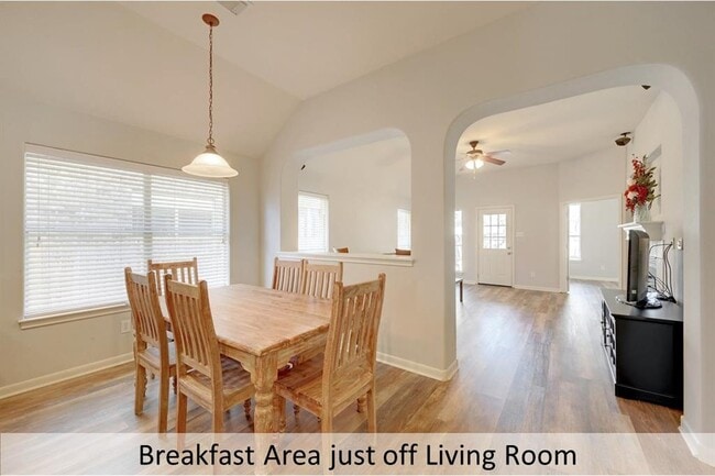 Building Photo - 2605 Salorn Way
