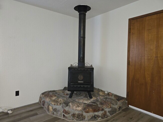 Building Photo - 1800 NW Lynwood St