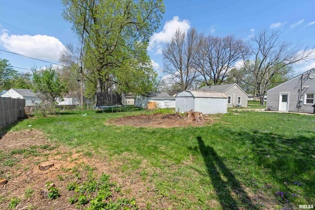 Building Photo - 5209 N Glen Elm Dr
