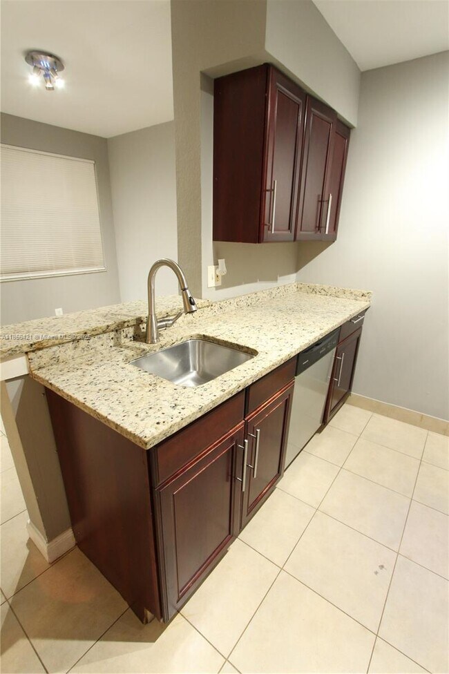 Building Photo - 2850 N Oakland Forest Dr