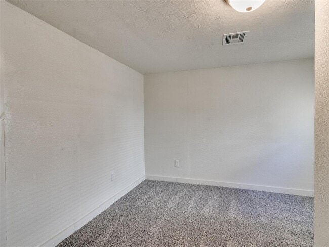 Building Photo - 6111 Jacks Ave
