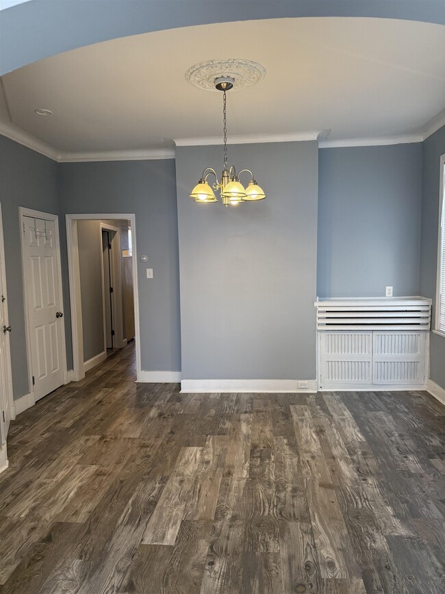 Building Photo - 920 18th St