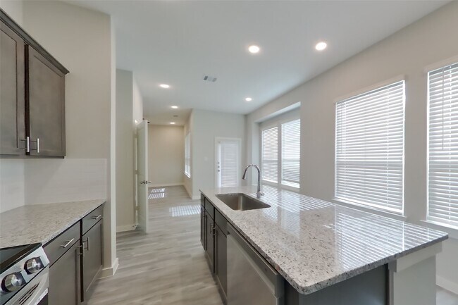 Building Photo - 22605 Terrazzo Dr