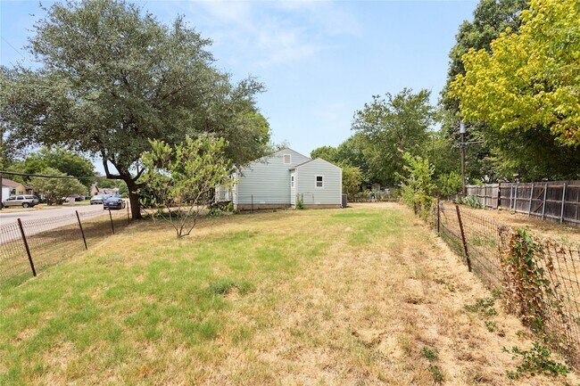 Building Photo - 4224 Alamo Ave