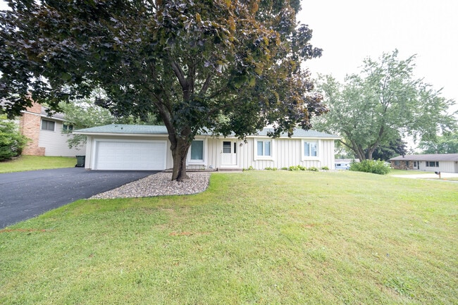 Primary Photo - 14200 Elgin Ct