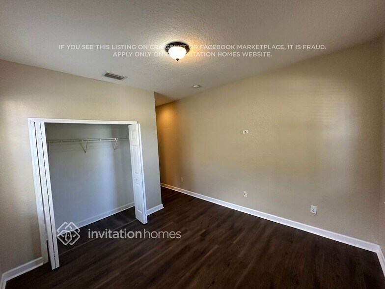 Building Photo - 10469 Galleria St